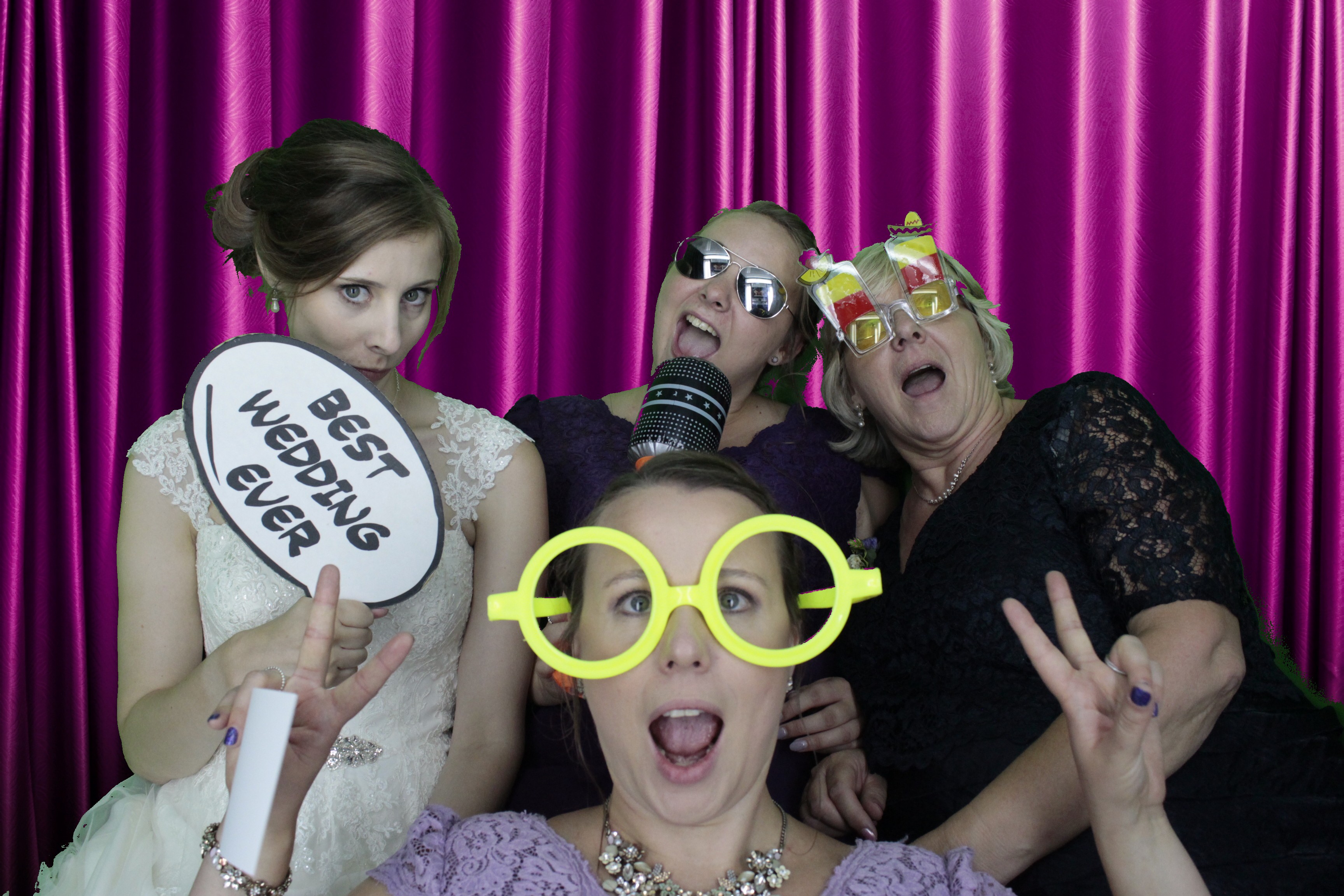 Mr & Mrs Brooks | View more photos from the event at gallery.myphotoboothexperience.co.uk/u/MyPhotoBoothExperienceLtd/Mr-Mrs-Brooks